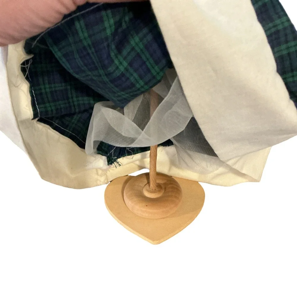 Country Crafts Vintage 10in Faceless Folk Art Doll Plaid Dress Apple Basket PA
